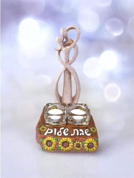 מתנה לחתונה או ליום נישואין - פמוטי שבת מעוצבים עם פסלון זוג